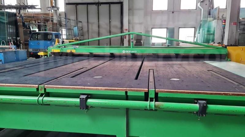 CUTTING TABLE