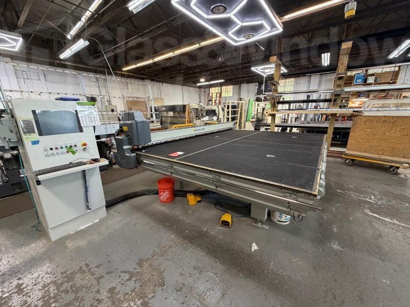 CUTTING TABLE